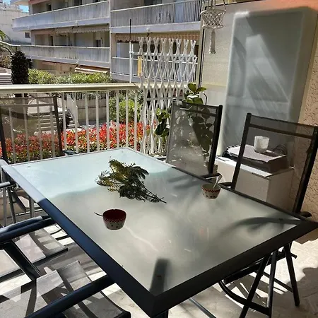 Renting Spacious 1 Bedroom In Center With A Parking Tatil Evi *